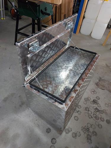 ארגז אלומיניום לטנדרים ולגיפים עם 2 מנעולים אורך 93 סמ גובה רוחב 47 סמ גובה 45 דלק איתן – תמונה 2