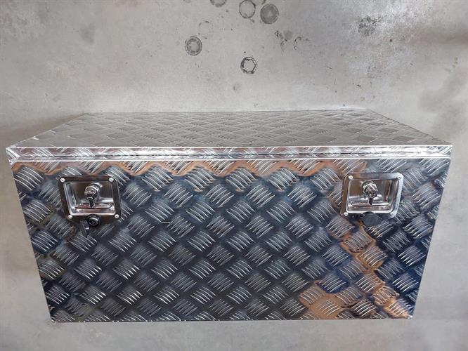 ארגז אלומיניום לטנדרים ולגיפים עם 2 מנעולים אורך 93 סמ גובה רוחב 47 סמ גובה 45 דלק איתן